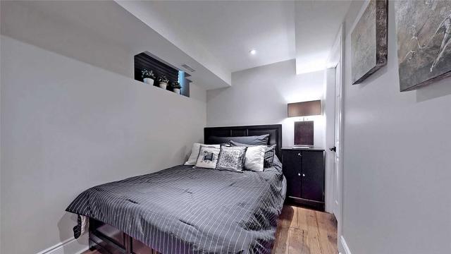 179 Gilbert Ave, House detached with 3 bedrooms, 4 bathrooms and 1 parking in Toronto ON | Image 27