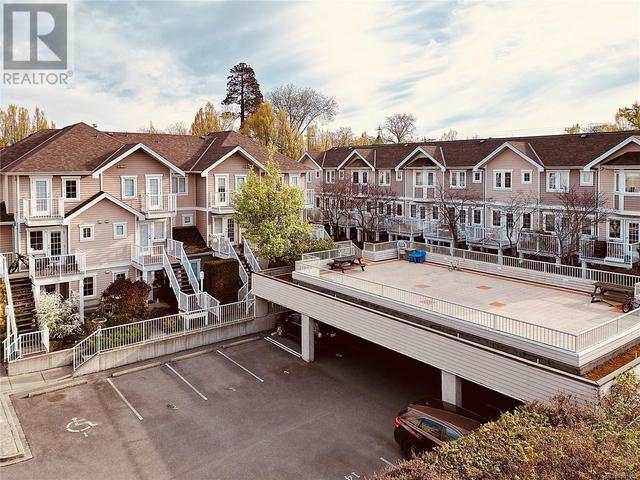 4 - 1870 Cook St, House attached with 3 bedrooms, 2 bathrooms and 1 parking in Victoria BC | Image 27