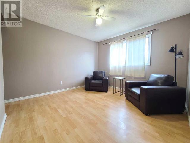 8005a 99 Street, House semidetached with 3 bedrooms, 2 bathrooms and 2 parking in Peace River AB | Image 12