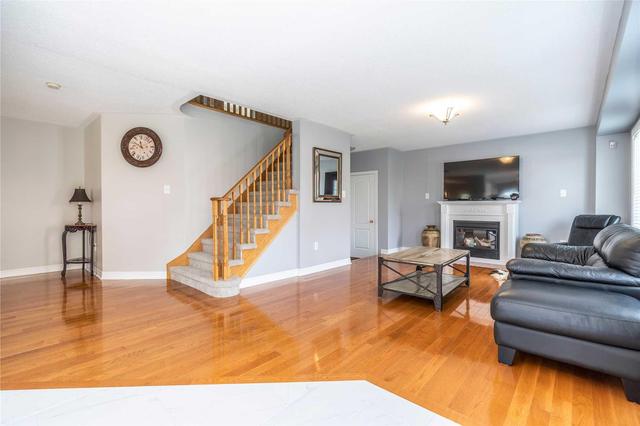 26 Bradbury Cres, House detached with 4 bedrooms, 3 bathrooms and 4 parking in Ajax ON | Image 6