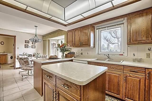 8 Peter Schneider Dr, House detached with 4 bedrooms, 3 bathrooms and 10 parking in East Gwillimbury ON | Image 8
