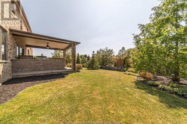 379 Stonebrook, House detached with 5 bedrooms, 3 bathrooms and null parking in Lakeshore ON | Image 36