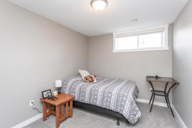 5693 45 Avenue, Home with 3 bedrooms, 2 bathrooms and 2 parking in Lacombe AB | Image 20
