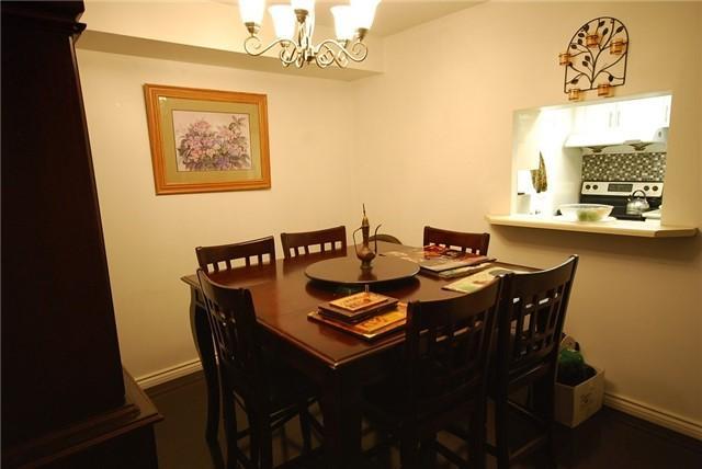 1001 - 285 Enfield Pl, Condo with 2 bedrooms, 2 bathrooms and 1 parking in Mississauga ON | Image 1