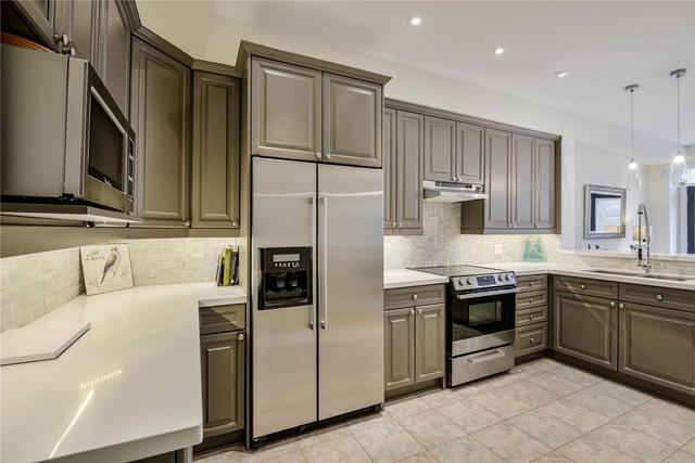 9 - 300 Ravineview Way, Townhouse with 4 bedrooms, 3 bathrooms and 1 parking in Oakville ON | Image 8