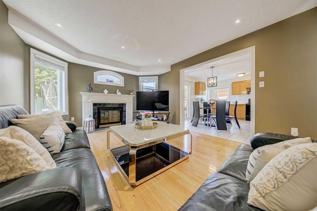 80 Crawford St, House detached with 4 bedrooms, 4 bathrooms and 6 parking in Markham ON | Image 4