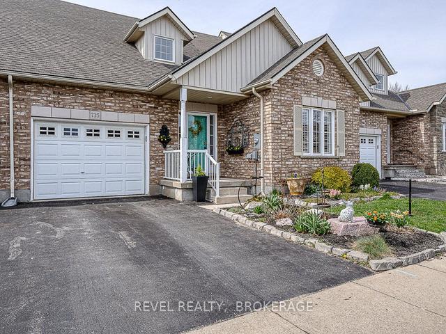 735 Garden Court Cres, Condo with 2 bedrooms, 3 bathrooms and 2 parking in Woodstock ON | Image 1
