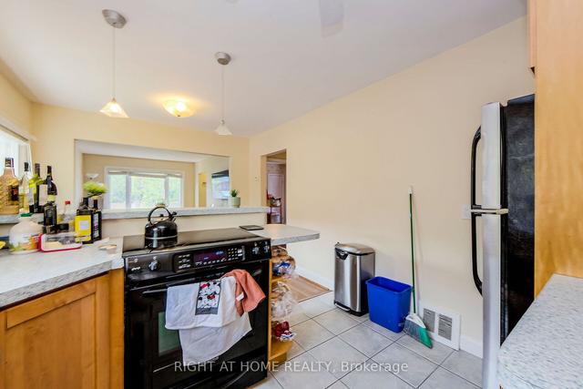 32 Florens Ave, House detached with 2 bedrooms, 2 bathrooms and 4 parking in Toronto ON | Image 7