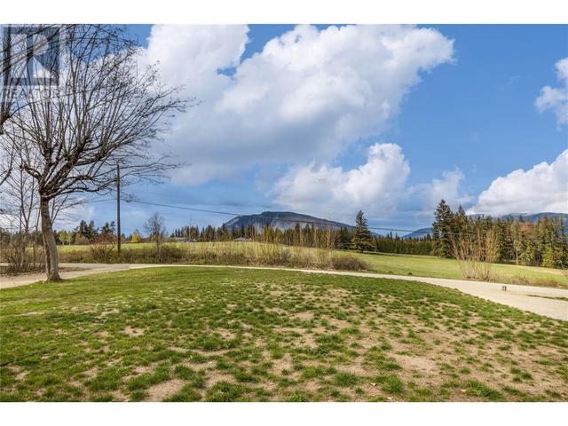 3460 30 Avenue Ne, House detached with 4 bedrooms, 3 bathrooms and null parking in Salmon Arm BC | Image 29