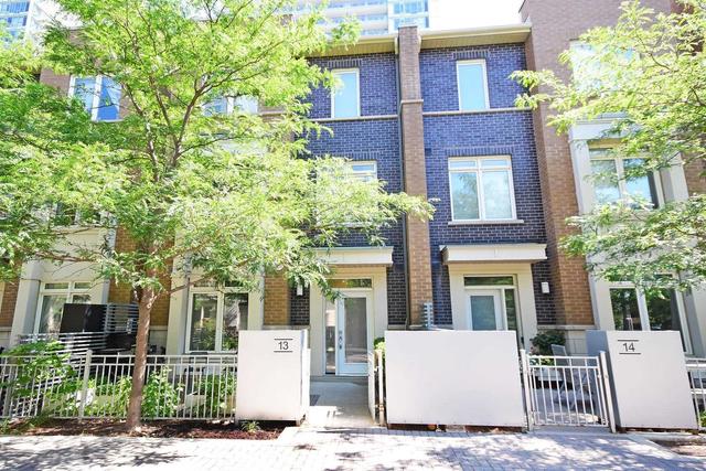 13 - 370 Square One Dr, Townhouse with 3 bedrooms, 3 bathrooms and 1 parking in Mississauga ON | Image 1