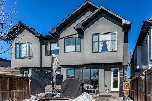 2913 6 Avenue Nw, Home with 4 bedrooms, 3 bathrooms and 4 parking in Calgary AB | Image 39