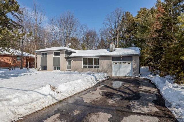 29 39th St S, House detached with 3 bedrooms, 2 bathrooms and 5 parking in Wasaga Beach ON | Image 1