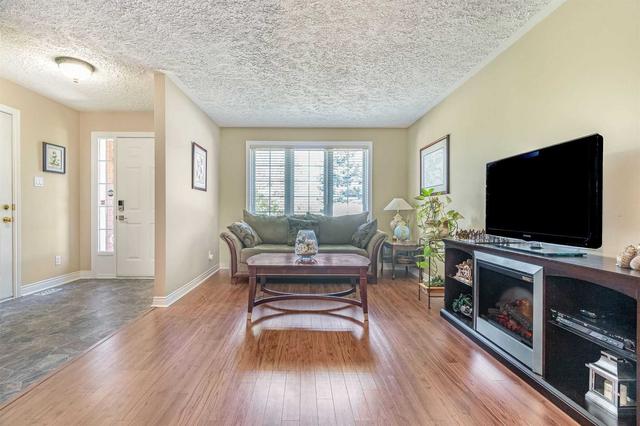 #2-90 Thompsons Rd, Townhouse with 2 bedrooms, 2 bathrooms and 2 parking in Penetanguishene ON | Image 3