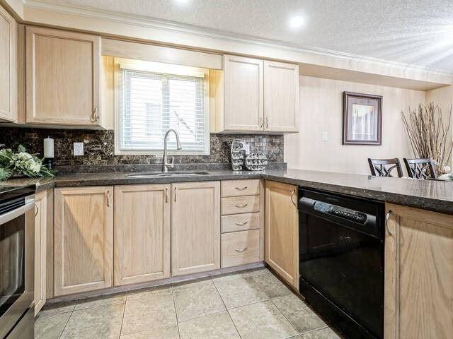 975 Atlantic Blvd, House detached with 3 bedrooms, 3 bathrooms and 2 parking in Waterloo ON | Image 4