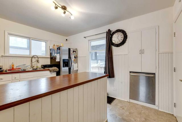 107 38 Avenue Sw, House detached with 2 bedrooms, 1 bathrooms and 1 parking in Calgary AB | Image 13