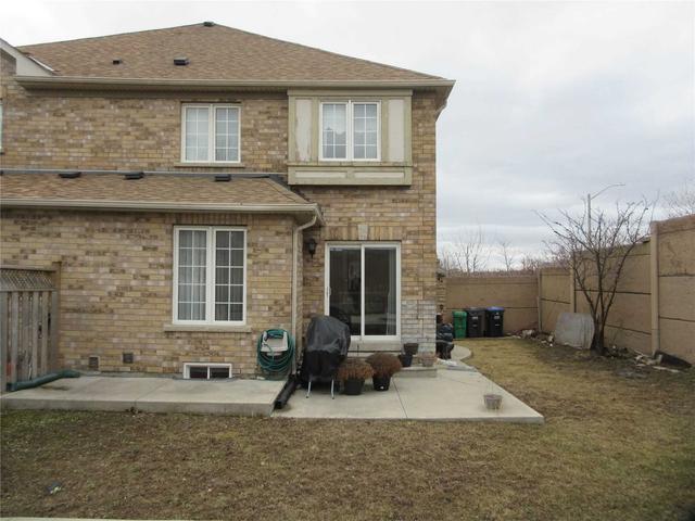 53 Youngestar Tr, House semidetached with 4 bedrooms, 4 bathrooms and 3 parking in Brampton ON | Image 12