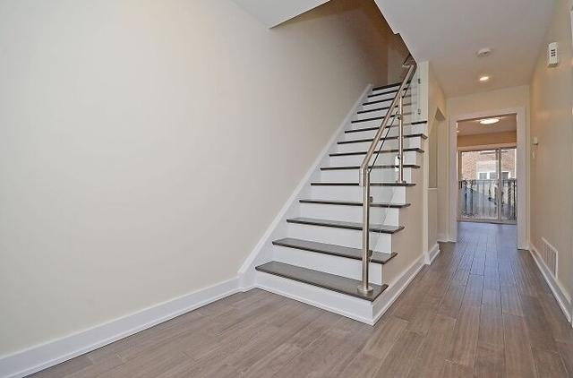5165 Banting Crt, Townhouse with 4 bedrooms, 2 bathrooms and 3 parking in Burlington ON | Image 37