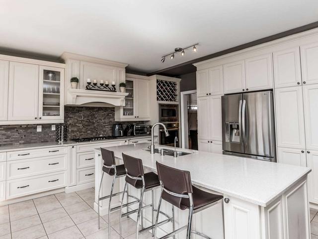 3448 Crompton Cres, House detached with 4 bedrooms, 4 bathrooms and 8 parking in Mississauga ON | Image 38