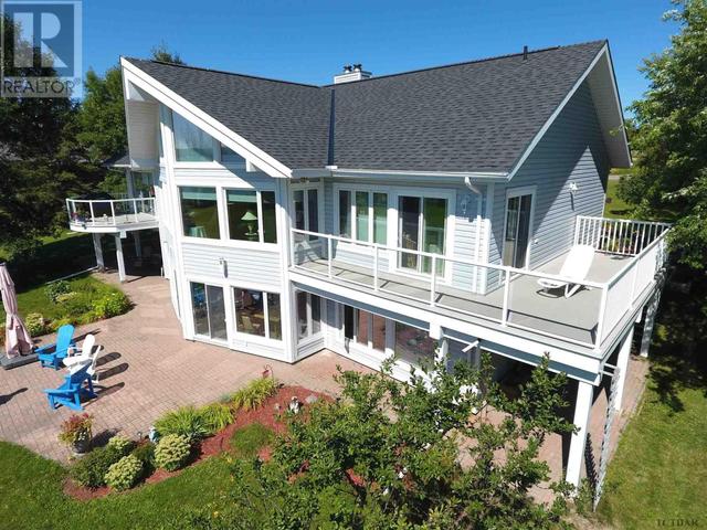 723108 Benoit Dr, House detached with 4 bedrooms, 2 bathrooms and null parking in Temiskaming Shores ON | Image 2