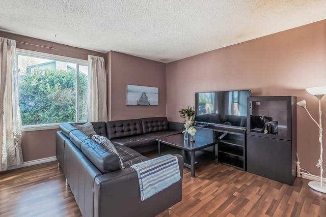 156 Deerview Way Se, Home with 3 bedrooms, 1 bathrooms and 1 parking in Calgary AB | Image 7