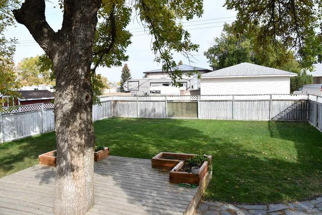 310 3 Avenue N, House detached with 4 bedrooms, 2 bathrooms and 4 parking in Vauxhall AB | Image 10