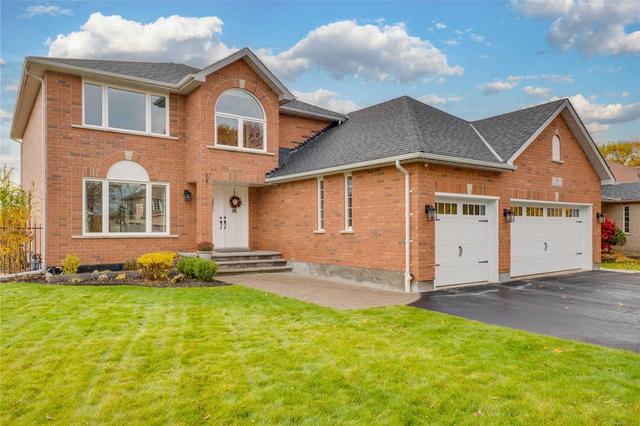 94 Northview Cres, House detached with 4 bedrooms, 4 bathrooms and 11 parking in Barrie ON | Card Image