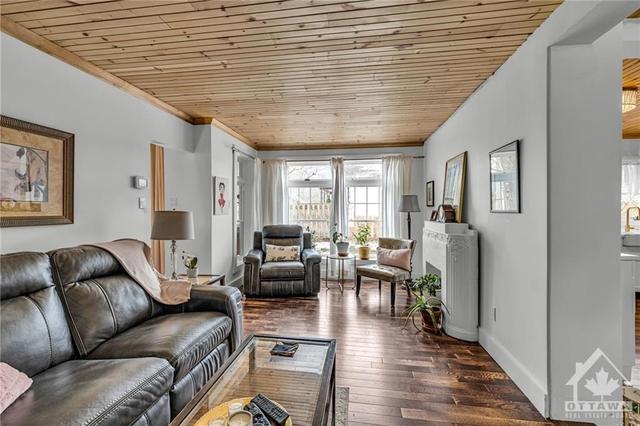 201 Heritage Maple Way, House detached with 3 bedrooms, 2 bathrooms and 4 parking in Ottawa ON | Image 13