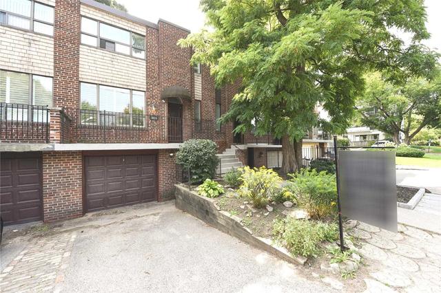 203 Davisville Ave, House attached with 3 bedrooms, 4 bathrooms and 2 parking in Toronto ON | Image 1