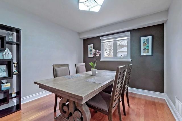 33 Tillbrook Crt, House detached with 4 bedrooms, 3 bathrooms and 10 parking in Toronto ON | Image 6
