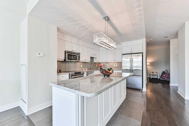 206 - 15 Rean Dr, Condo with 2 bedrooms, 2 bathrooms and 1 parking in Toronto ON | Image 2
