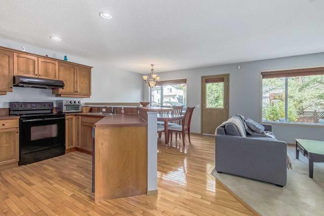 30 Millview Gate Sw, House detached with 4 bedrooms, 3 bathrooms and 4 parking in Calgary AB | Image 5