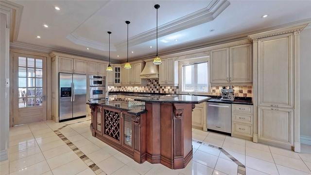 224 Wilfred Ave, House detached with 4 bedrooms, 5 bathrooms and 6 parking in Toronto ON | Image 3