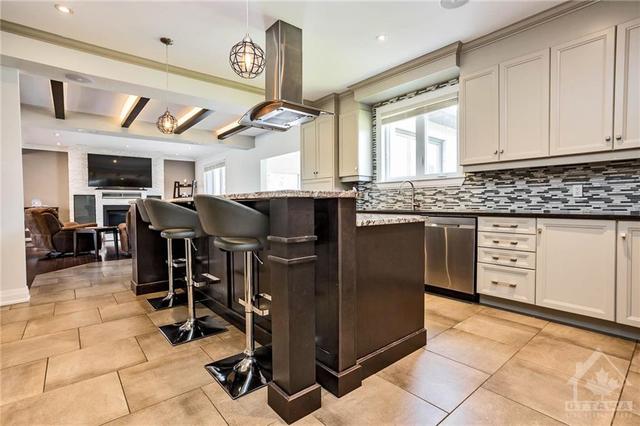 561 Tullamore Street, House detached with 4 bedrooms, 4 bathrooms and 14 parking in Ottawa ON | Image 10