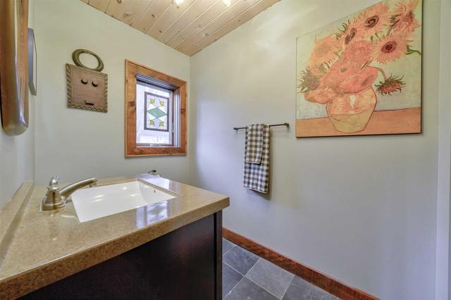 18 Parry Sound Rd, House detached with 3 bedrooms, 2 bathrooms and 5 parking in Parry Sound ON | Image 20