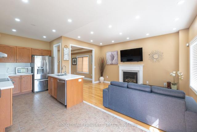 48 Clearfield Dr, House semidetached with 3 bedrooms, 3 bathrooms and 3 parking in Brampton ON | Image 5