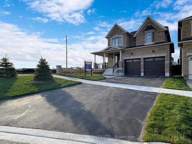 2 Blenheim Circ, House detached with 4 bedrooms, 3 bathrooms and 4 parking in Whitby ON | Image 12