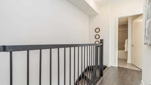 37 Sonic Way, Townhouse with 2 bedrooms, 3 bathrooms and 1 parking in Toronto ON | Image 6