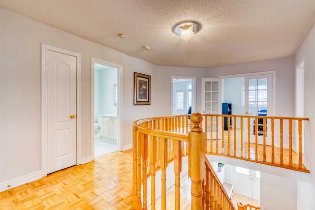 2591 North Ridge Tr, House detached with 4 bedrooms, 5 bathrooms and 5 parking in Oakville ON | Image 8