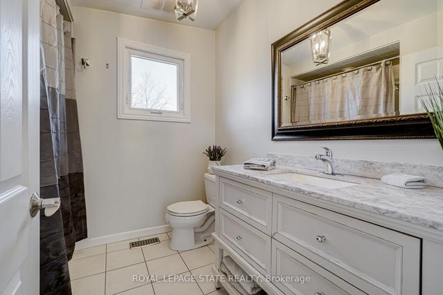 932 Old Dundas Rd, House detached with 4 bedrooms, 2 bathrooms and 14 parking in Hamilton ON | Image 7