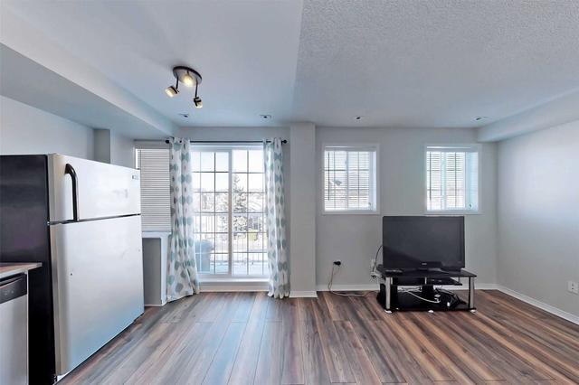 208 - 116 Cornell Park Ave, Condo with 2 bedrooms, 2 bathrooms and 1 parking in Markham ON | Image 3