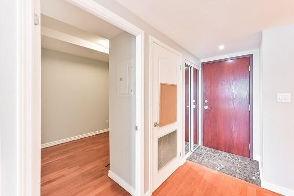 1201 - 263 Wellington St W, Condo with 1 bedrooms, 1 bathrooms and 0 parking in Toronto ON | Image 21