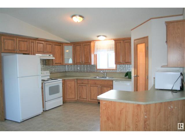 1637 68 Av Nw, Home with 2 bedrooms, 2 bathrooms and null parking in Edmonton AB | Image 9