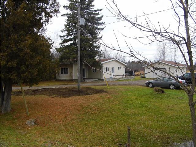 10151 County Road 15 Road, House detached with 2 bedrooms, 1 bathrooms and 6 parking in Augusta ON | Image 9
