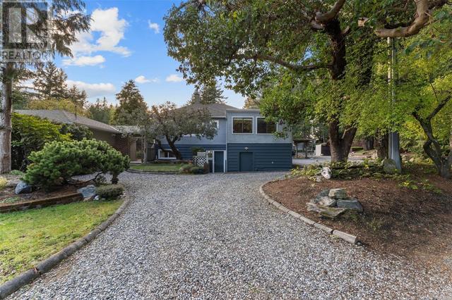 5260 Rambler Rd, House detached with 4 bedrooms, 3 bathrooms and 4 parking in Saanich BC | Image 37