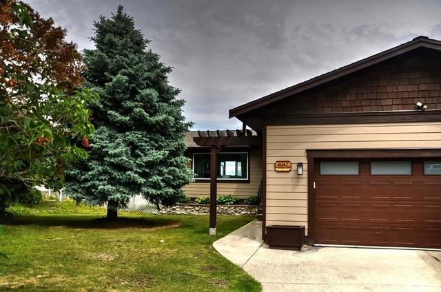 6047 Turner Avenue, House detached with 5 bedrooms, 3 bathrooms and 8 parking in Peachland BC | Card Image