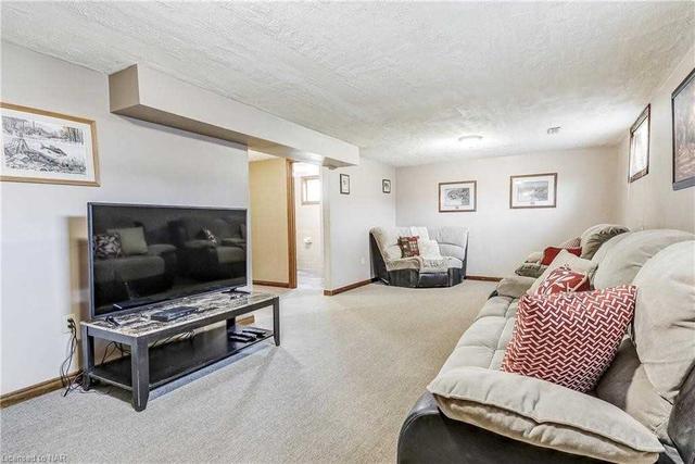 102 Juniper Dr, House detached with 3 bedrooms, 2 bathrooms and 3 parking in Hamilton ON | Image 21