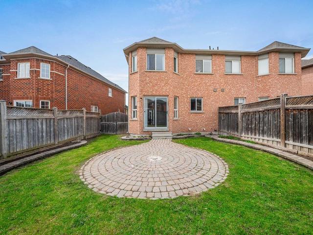 7 Twin Hills Cres, House semidetached with 3 bedrooms, 4 bathrooms and 2 parking in Vaughan ON | Image 26