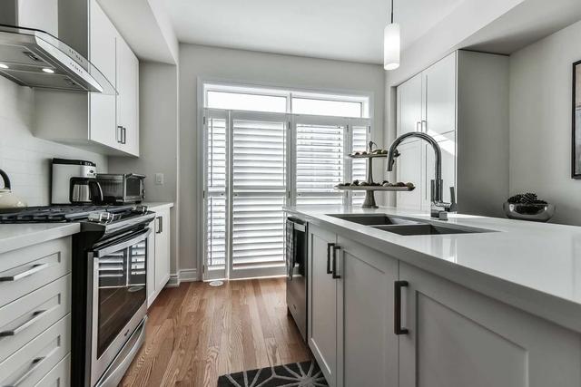 151 Norseman St, Townhouse with 3 bedrooms, 4 bathrooms and 1 parking in Toronto ON | Image 8