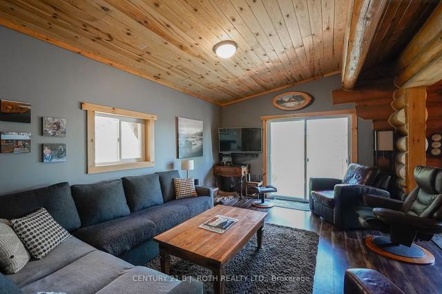 59 White Bear Crt, House detached with 4 bedrooms, 2 bathrooms and 12 parking in Temagami ON | Image 5