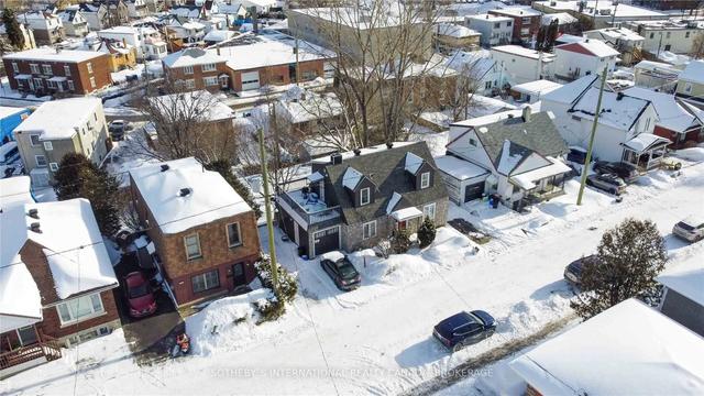 259 Bradley Ave, House detached with 4 bedrooms, 3 bathrooms and 3 parking in Ottawa ON | Image 2